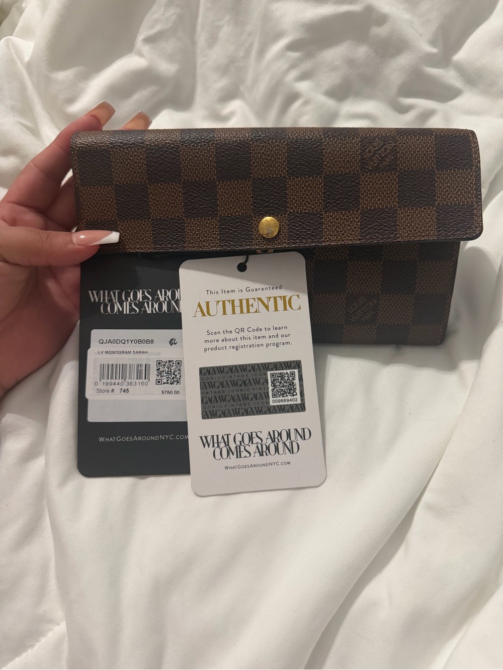 Louis Vuitton wallet - Picture 9 of 11